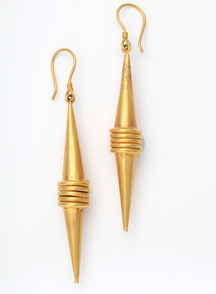 A pair of 18kt yellow gold spring earrings