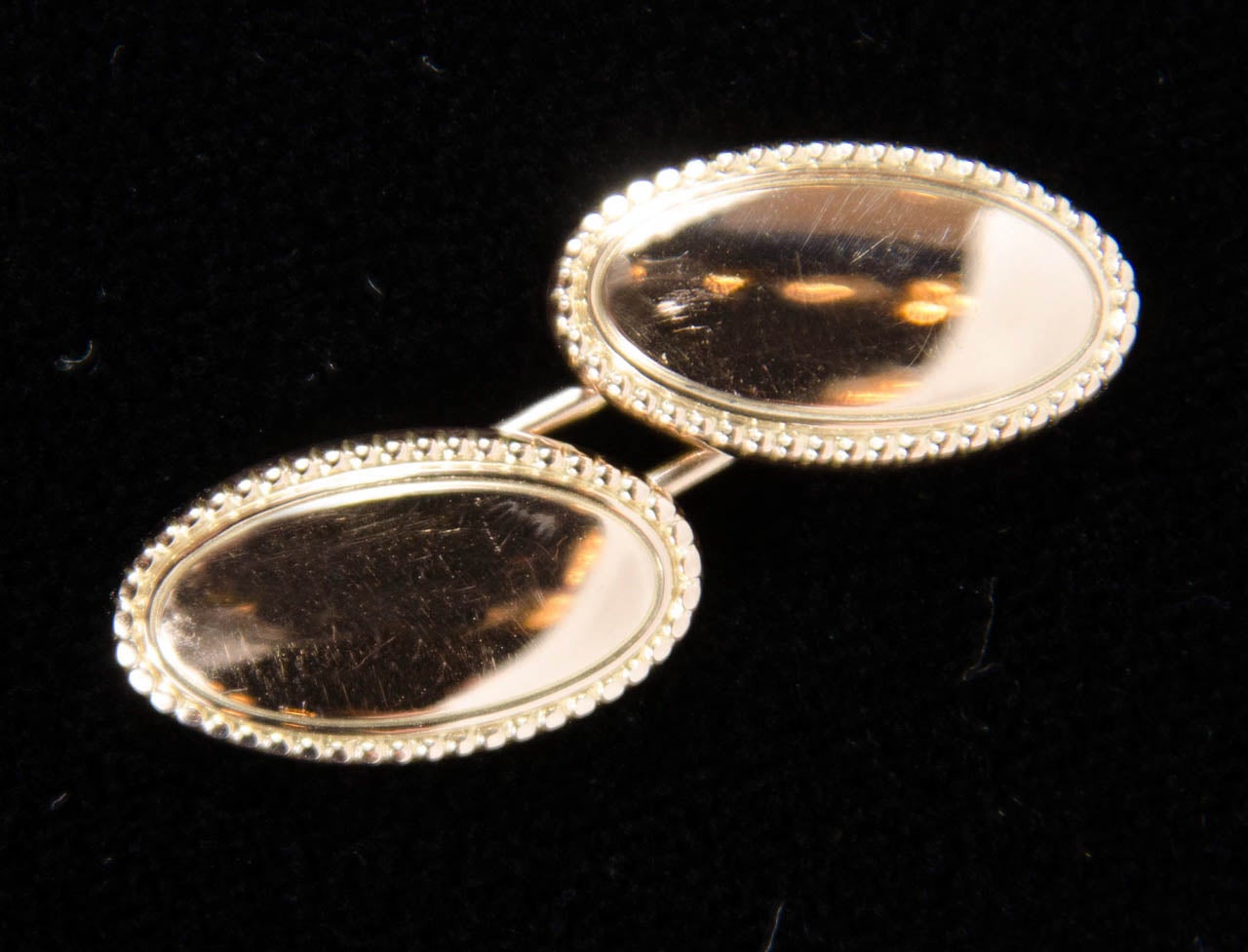 Pair of Art Deco Gold Oval Cufflinks with Rope Detail For Sale 1