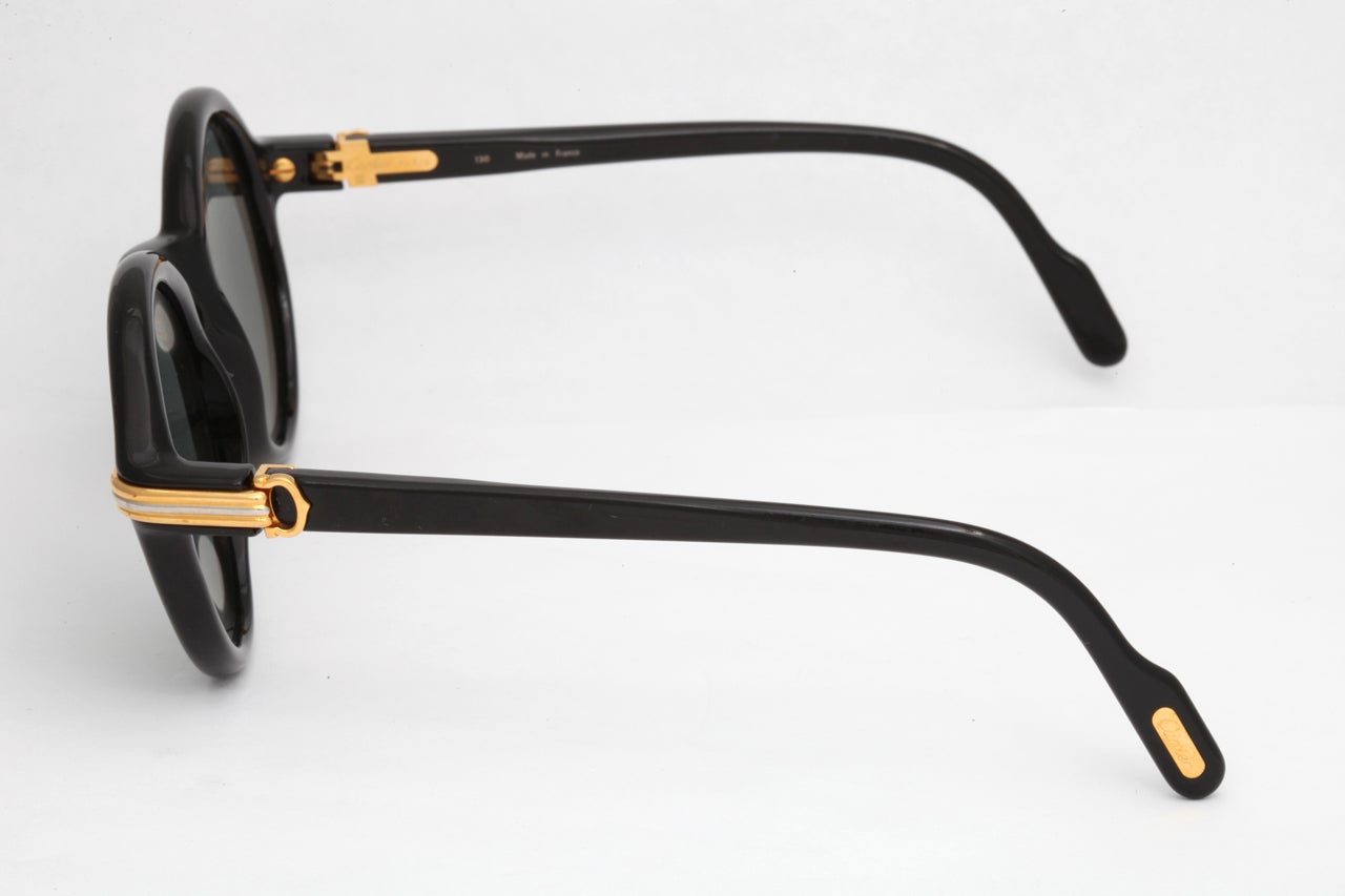 Black Cartier Cabriolet Sunglasses In Excellent Condition In Chicago, IL