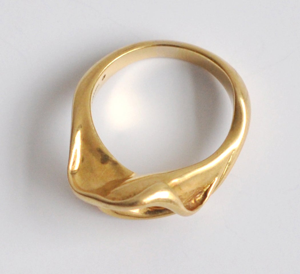Elsa Peretti for Tiffany & Co. 18K Gold Calla Lily Ring In Good Condition For Sale In Winnetka, IL