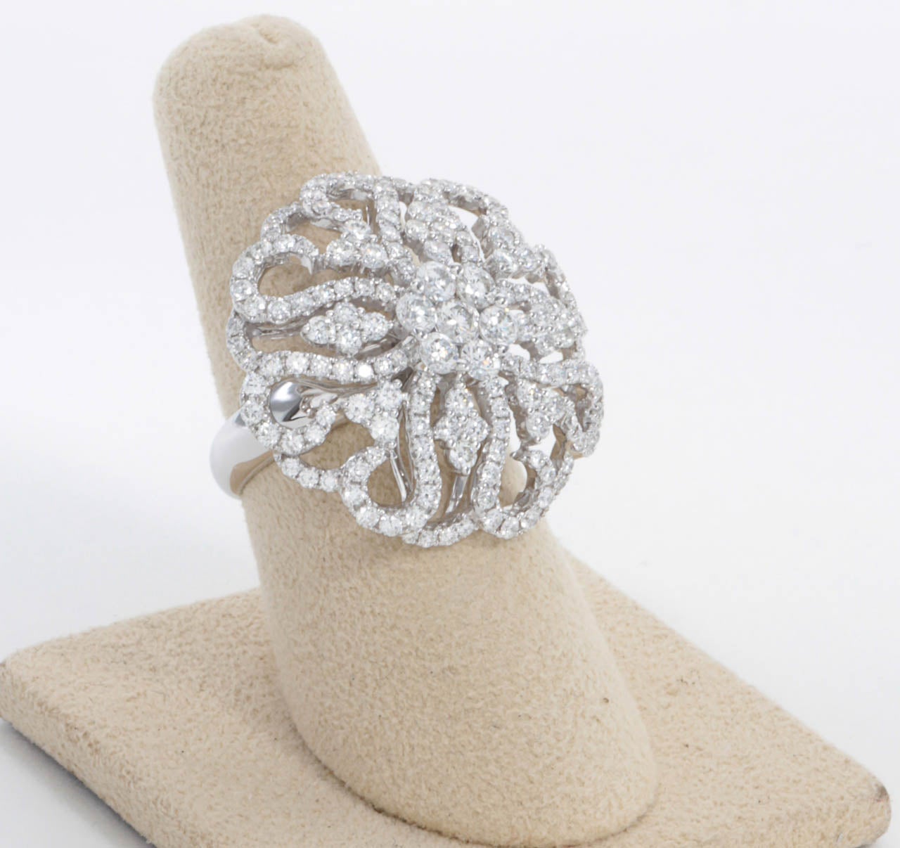 Women's Diamond Lace Floral Cocktail Ring