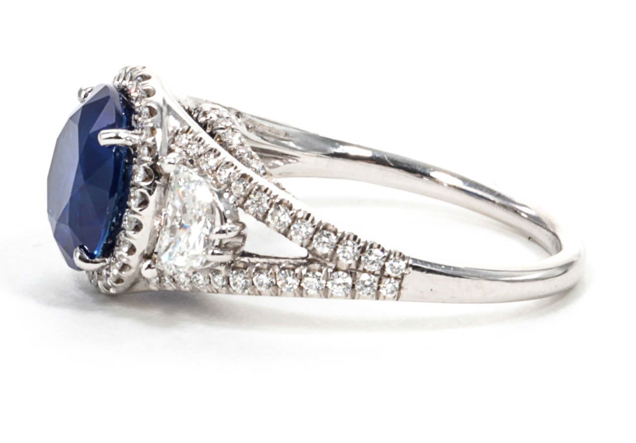 Round Cut Natural No Heat Round Vivid Corn Flower Blue Sapphire Diamond Ring For Sale