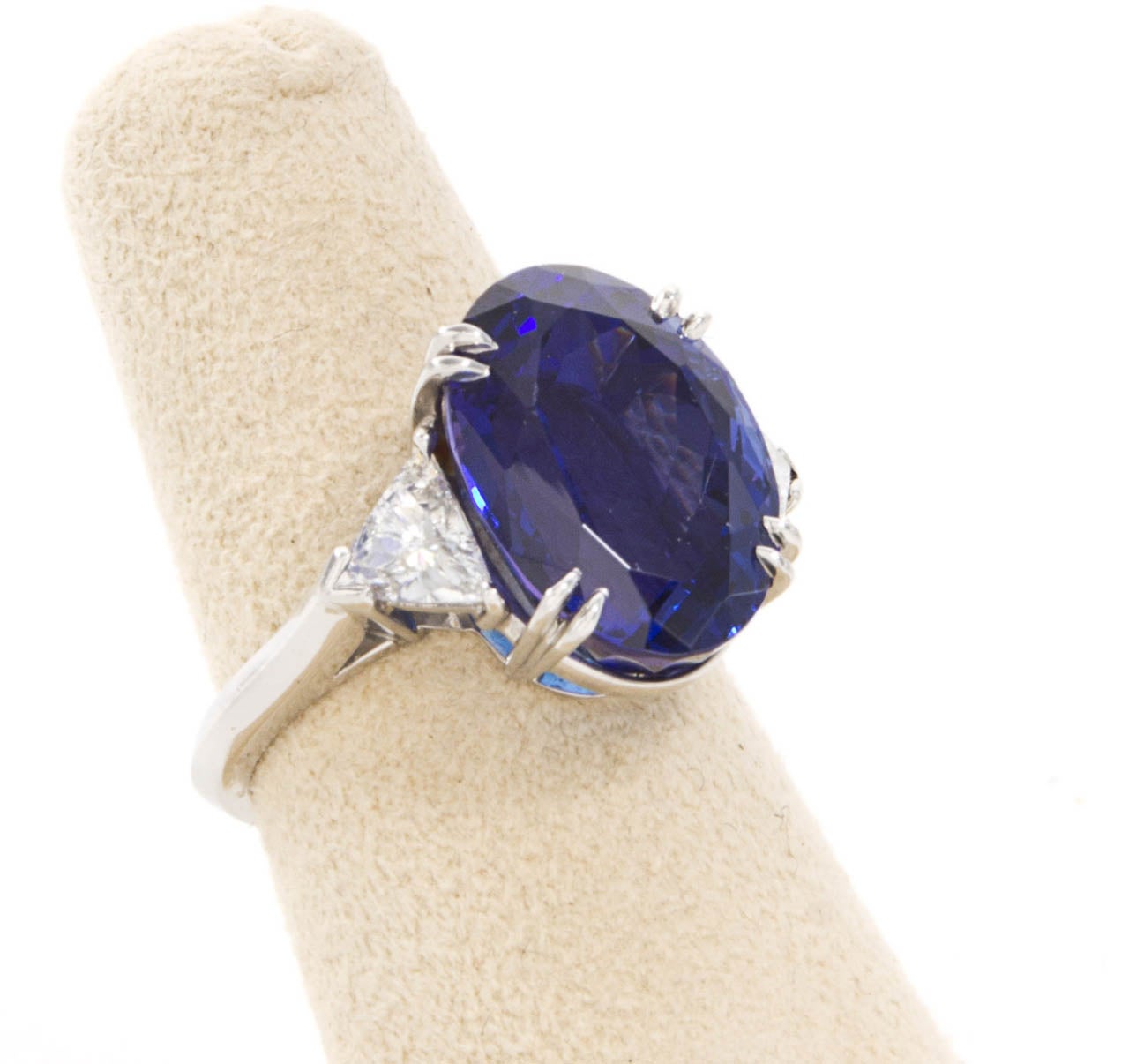 Rare Fine 13.15 carat Tanzanite Diamond Platinum Ring In Excellent Condition In New York, NY