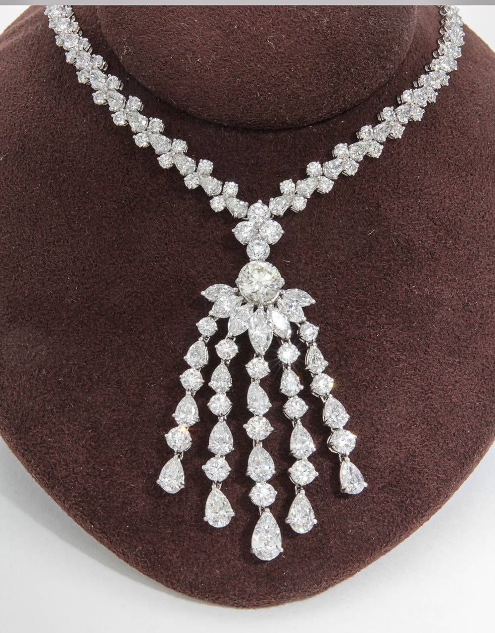 Important Diamond Tassel Necklace Set in Platinum For Sale at 1stDibs