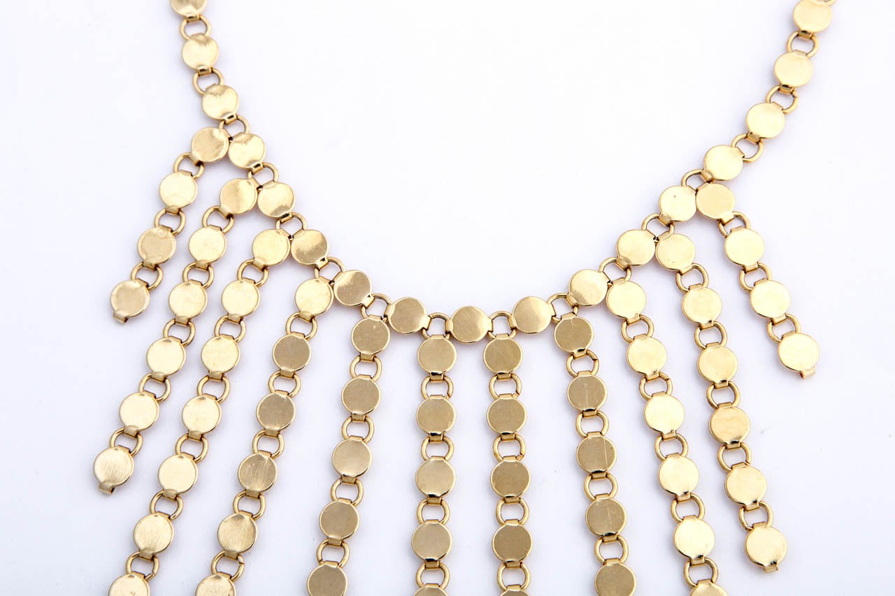 Goldtone Tiny Disk Necklace, Costume Jewelry In Excellent Condition For Sale In Stamford, CT