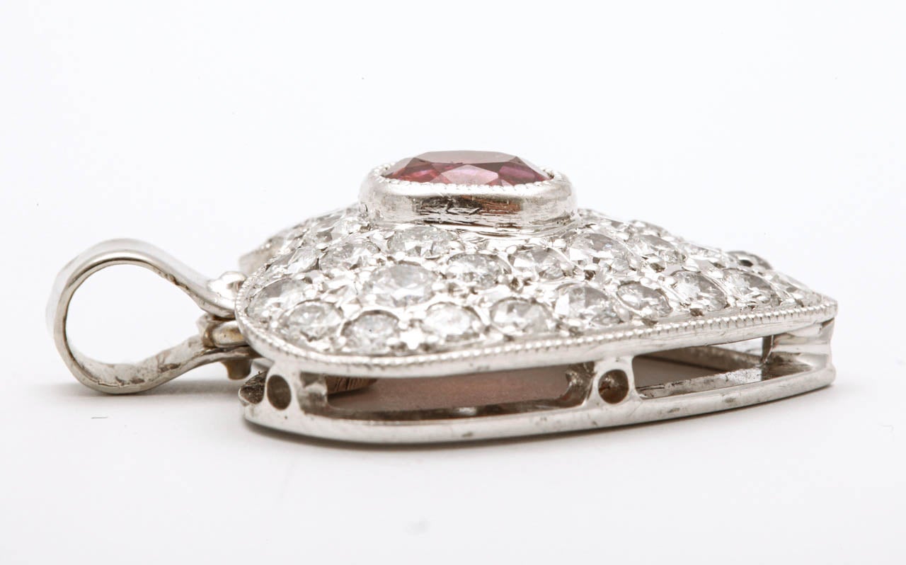 A Ruby Diamond White Gold Heart Pendant In Excellent Condition For Sale In Amsterdam, NL