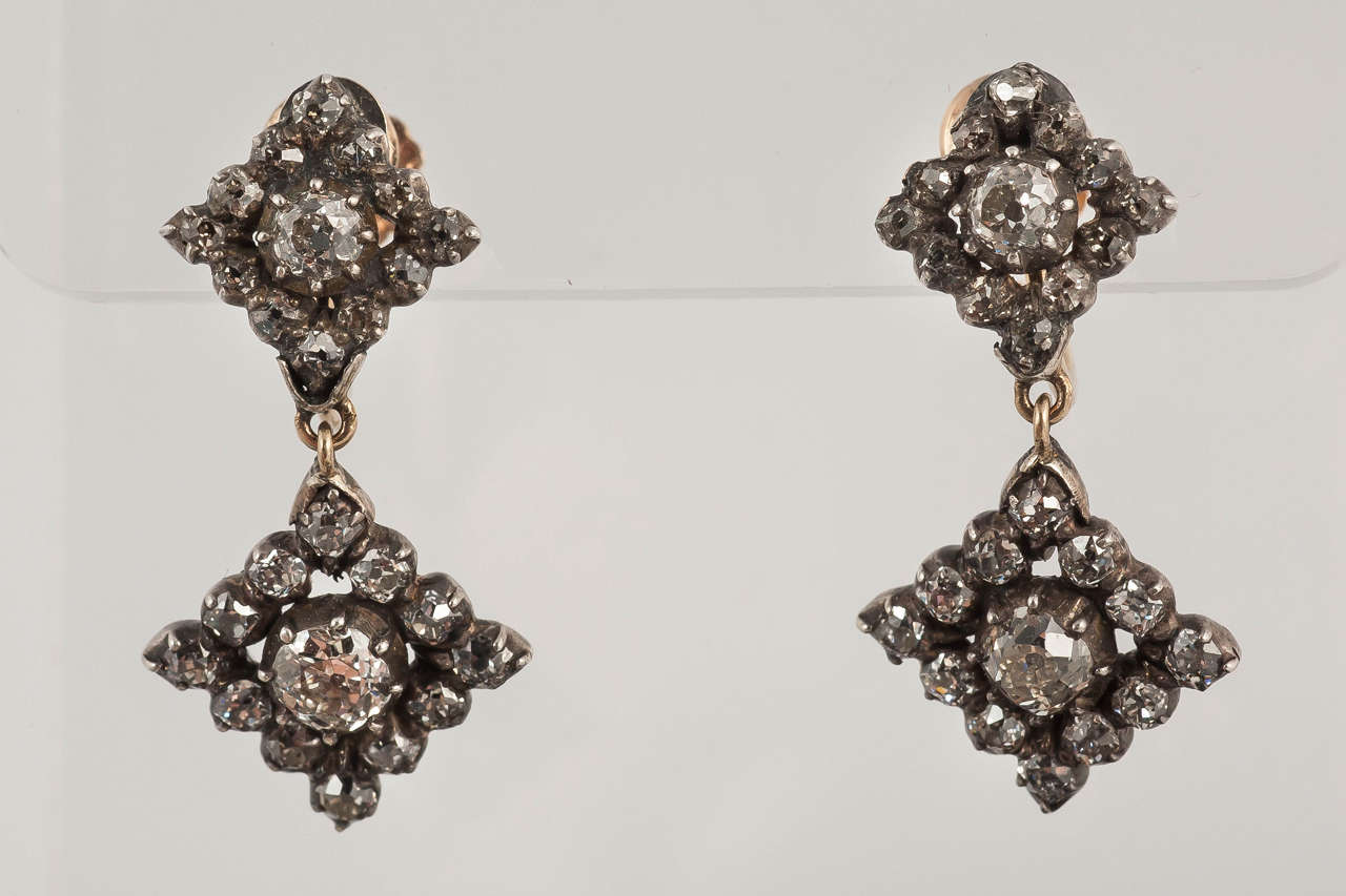 Georgian Foiled Lozenge Shaped Diamond Gold Earrings For Sale 1