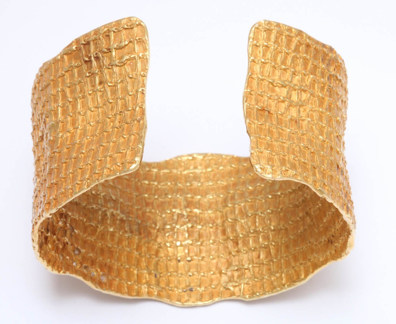 Honeycomb Cuff In Excellent Condition In Fifth Avenue, NY