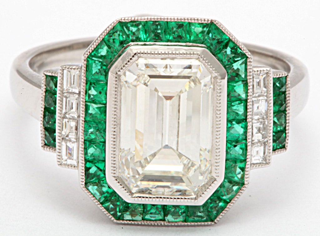 Women's Striking Emerald Diamond Ring For Sale