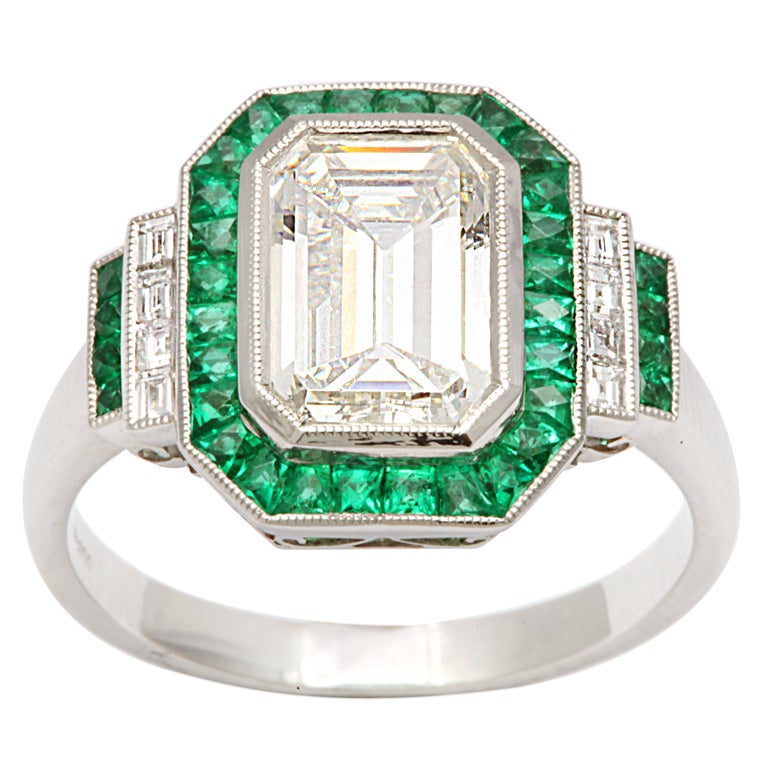 Striking Emerald Diamond Ring For Sale
