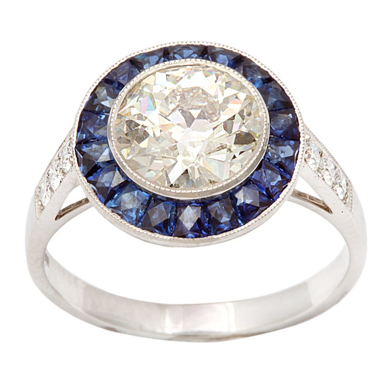 Gorgeous Diamond and Sapphire Ring For Sale