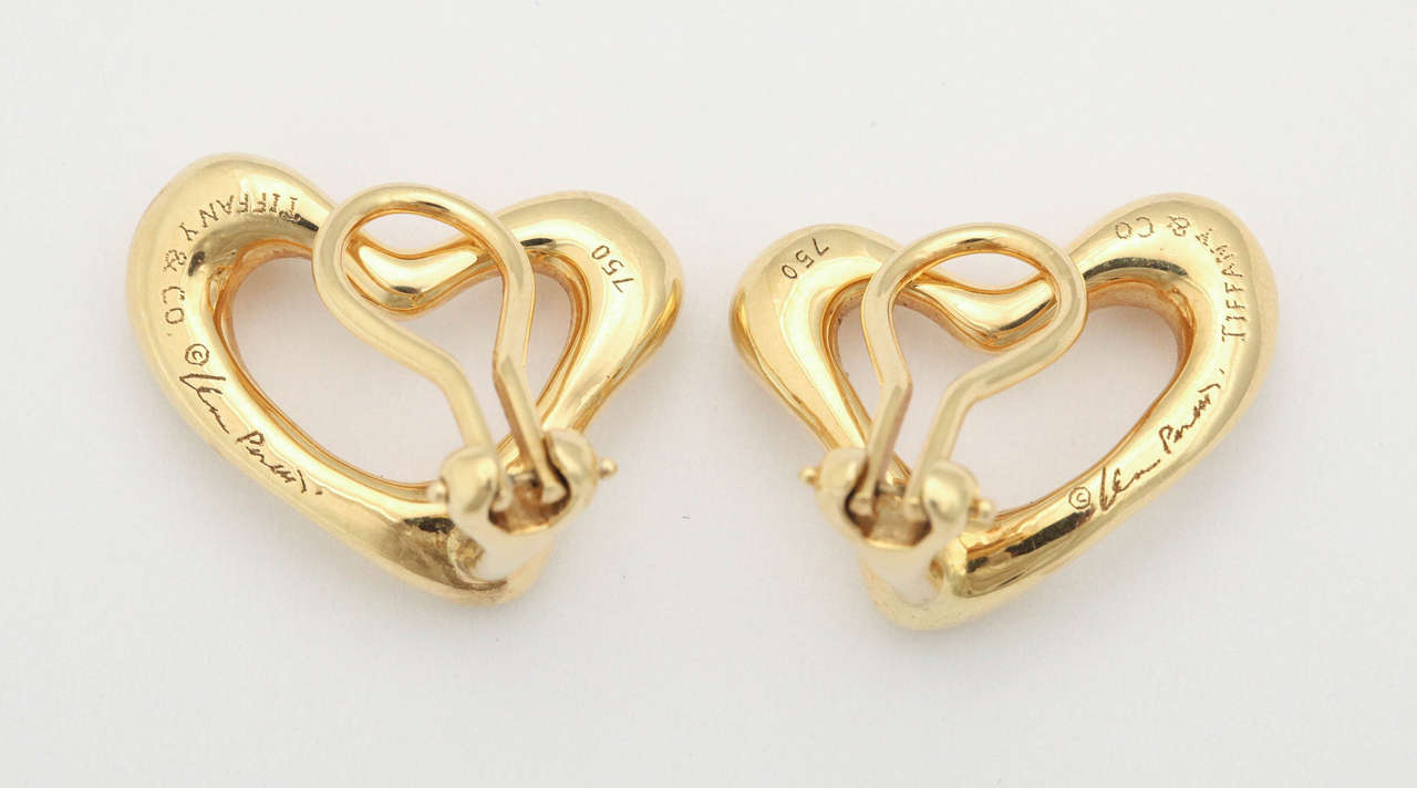 Tiffany & Co. Elsa Peretti Free Form Gold Heart Earrings In Excellent Condition In New York, NY