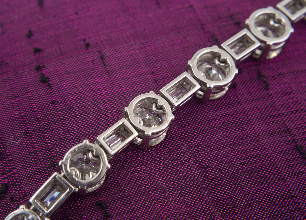 Art Deco Diamond and Platinum Necklace For Sale 1