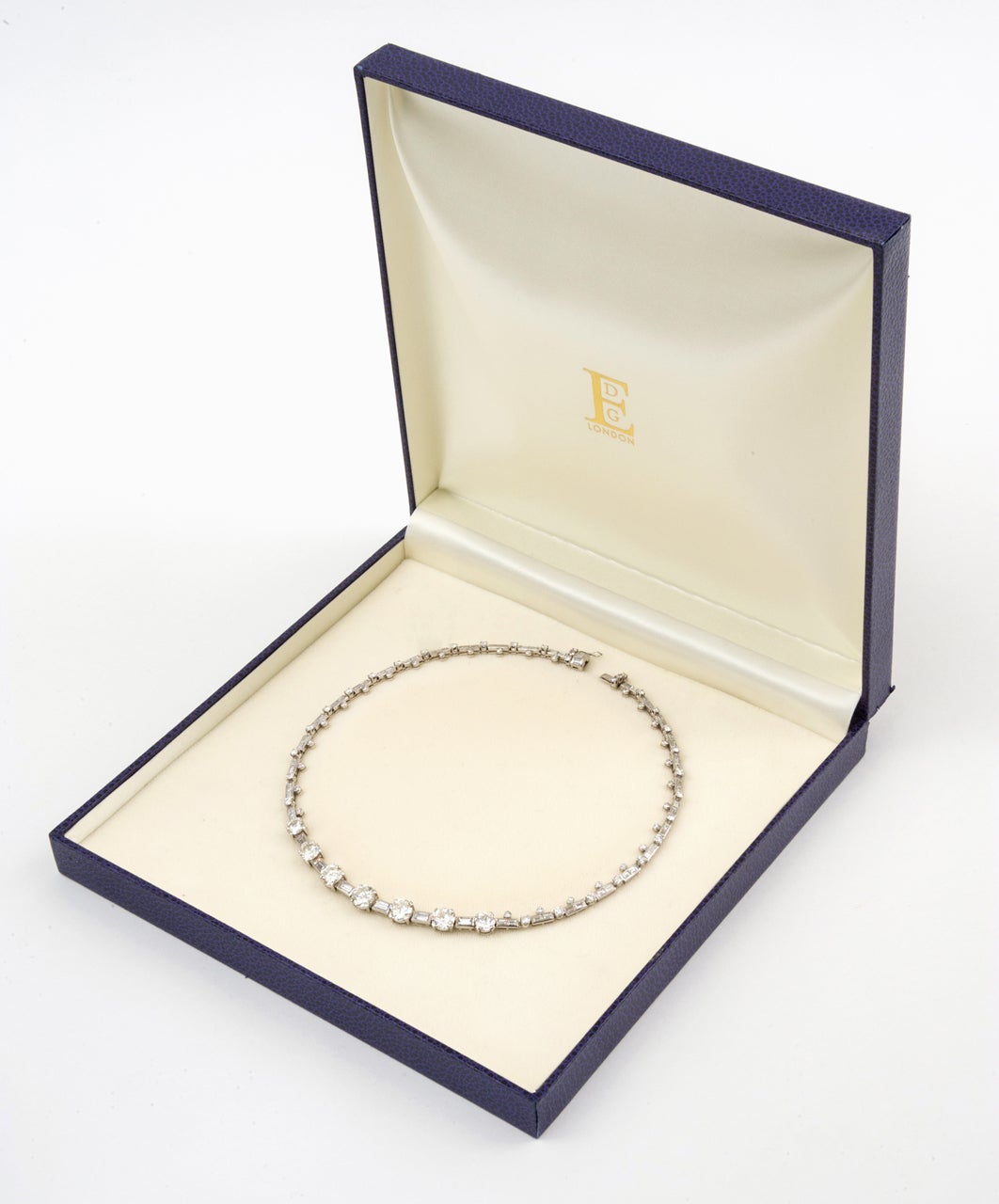 Art Deco Diamond and Platinum Necklace For Sale 3
