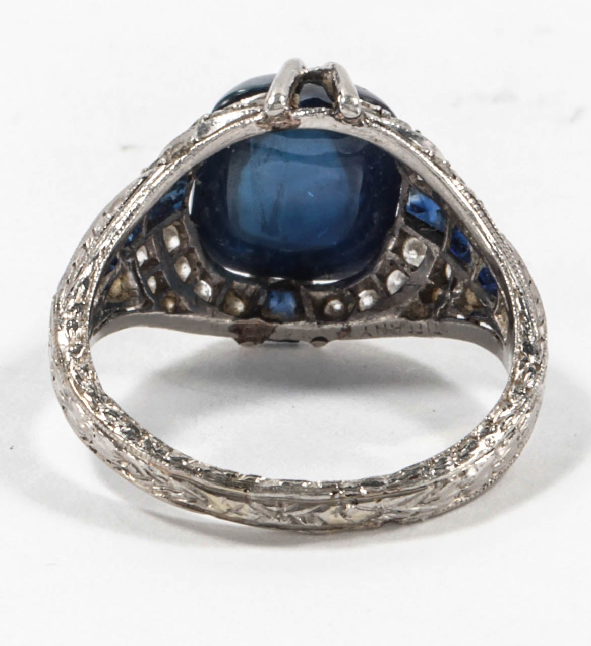 Sapphire Platinum Diamond Ring 1920s In Good Condition In New York, NY