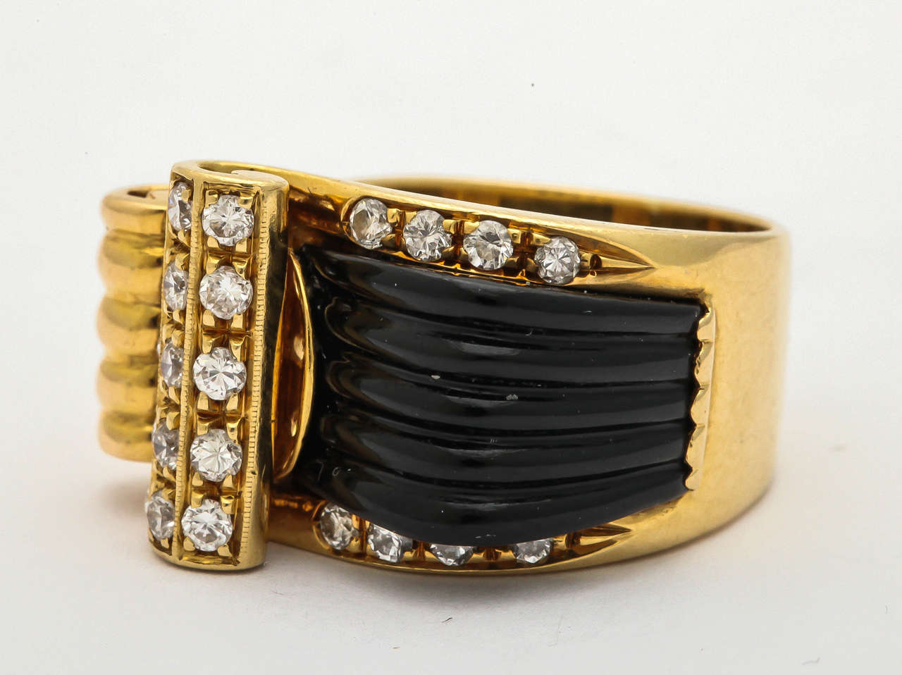 1960s Carved Fluted Onyx Ridges Diamond Gold Cocktail Ring 1