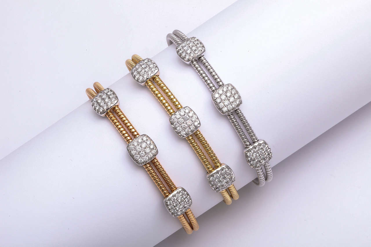 Set of Diamond and Gold Bangles In Excellent Condition For Sale In New York, NY