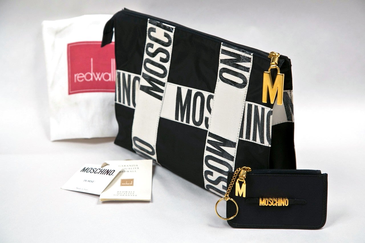 moschino redwall 'print' clutch with coin/key purse For Sale 5
