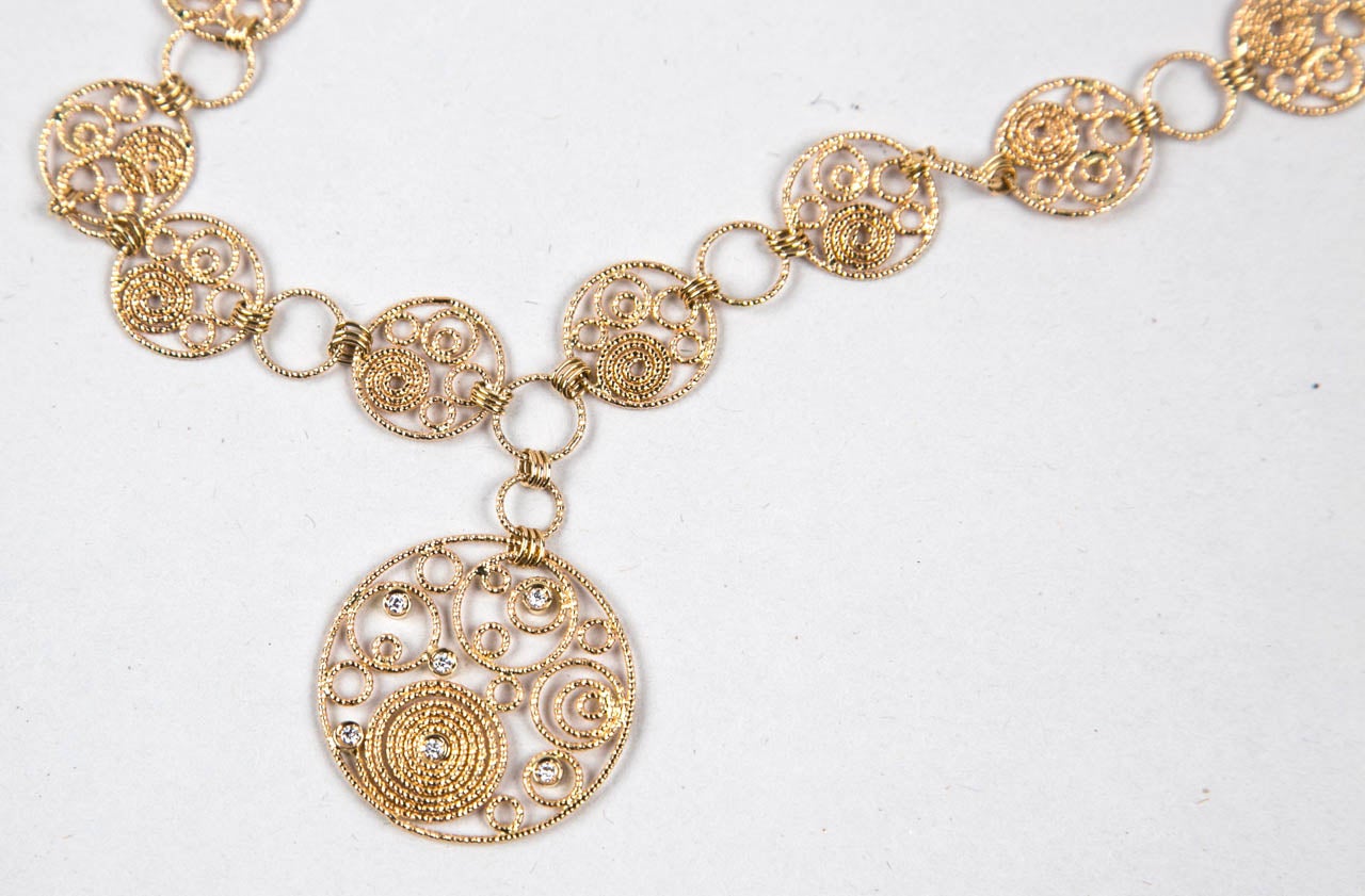 Roberto Coin Mauresque Round Medallion Necklace Presented by Jewelry and Such In Good Condition In St.amford, CT