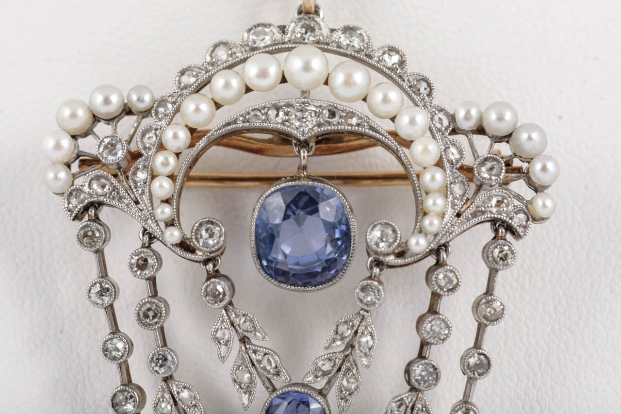 Edwardian Ceylon Sapphire Pearl Diamond Platinum Belle Époque Pendant In Excellent Condition For Sale In London, GB