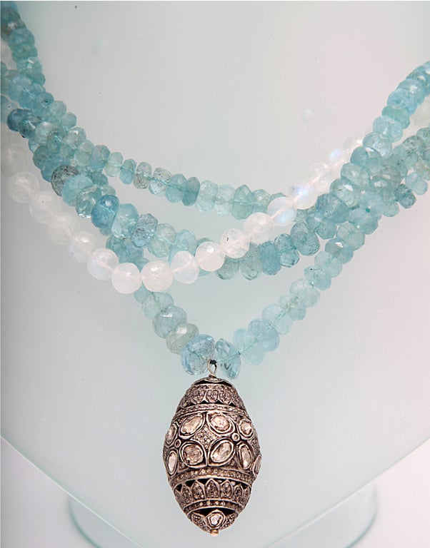 Aquamarine & Diamond Pendant Necklace For Sale 4