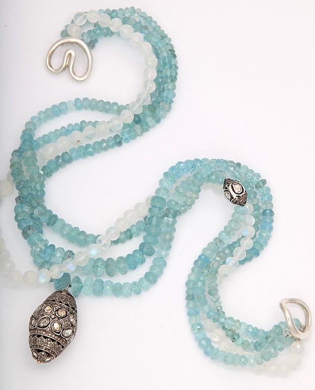 Aquamarine & Diamond Pendant Necklace For Sale 7