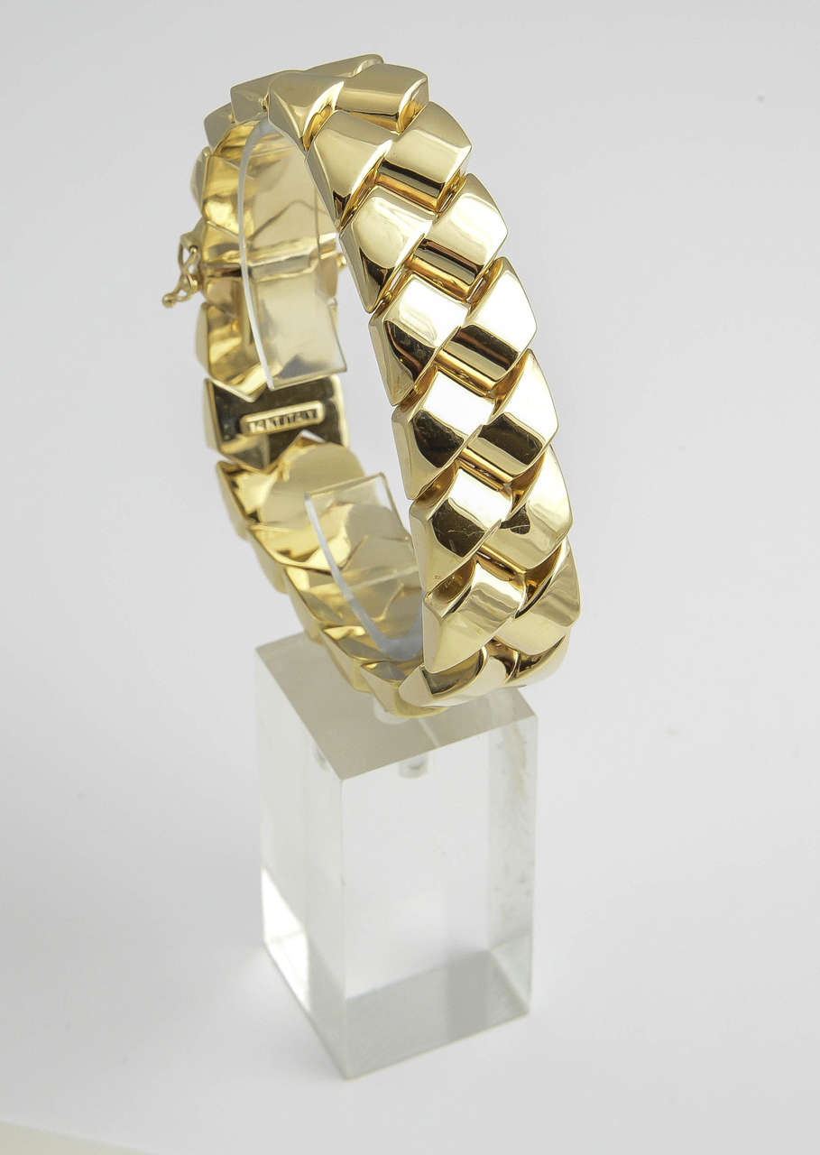 Nicely made Italian 14k yellow gold bracelet.