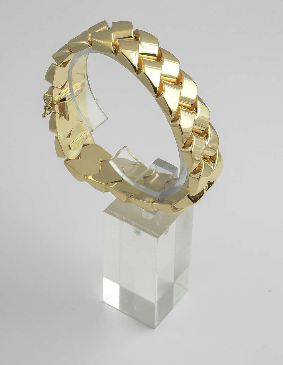 1970s Italian Braided Gold Bracelet In Excellent Condition In Miami Beach, FL