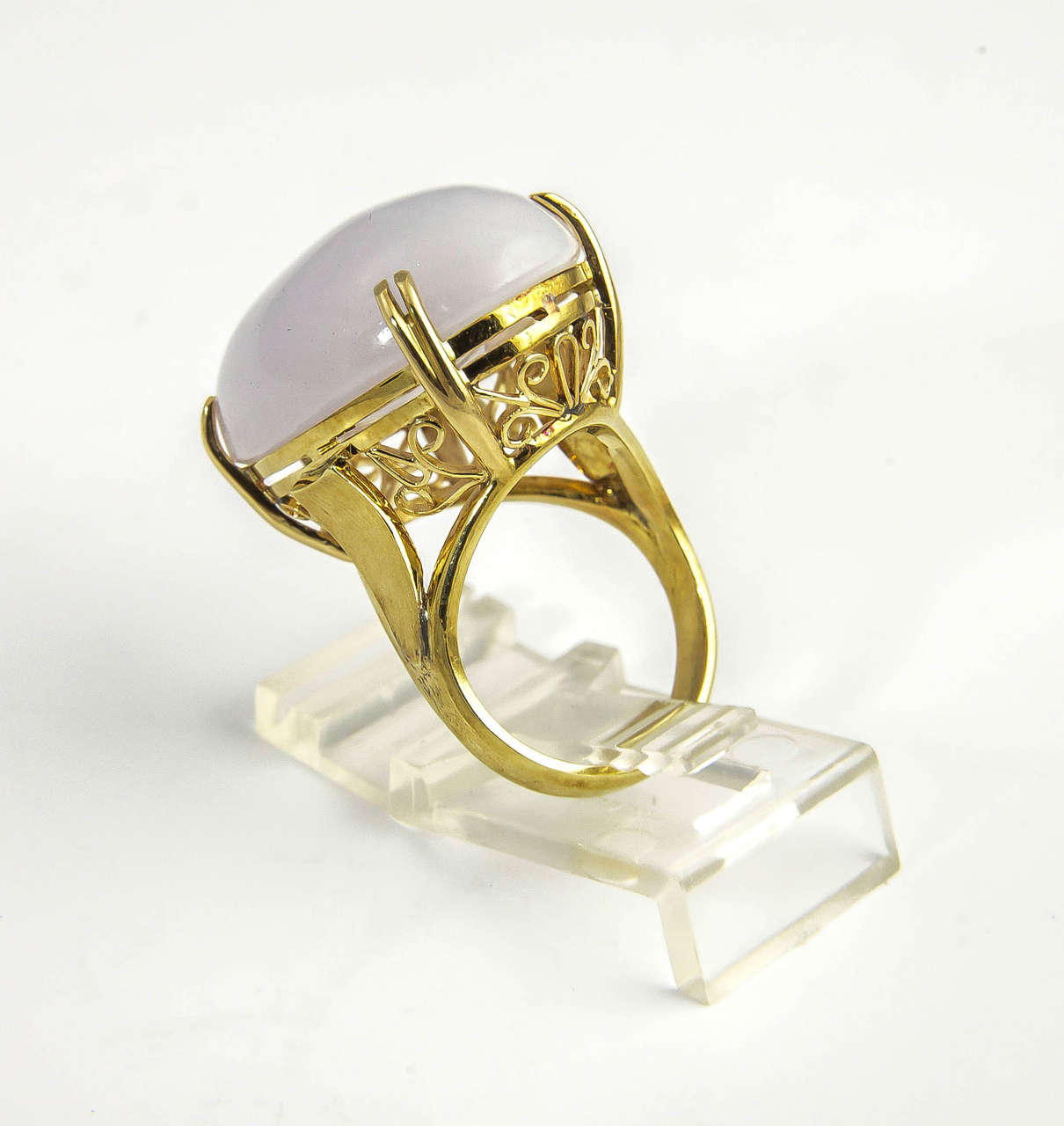 1970s Lavender Jade Yellow Gold Ring 3