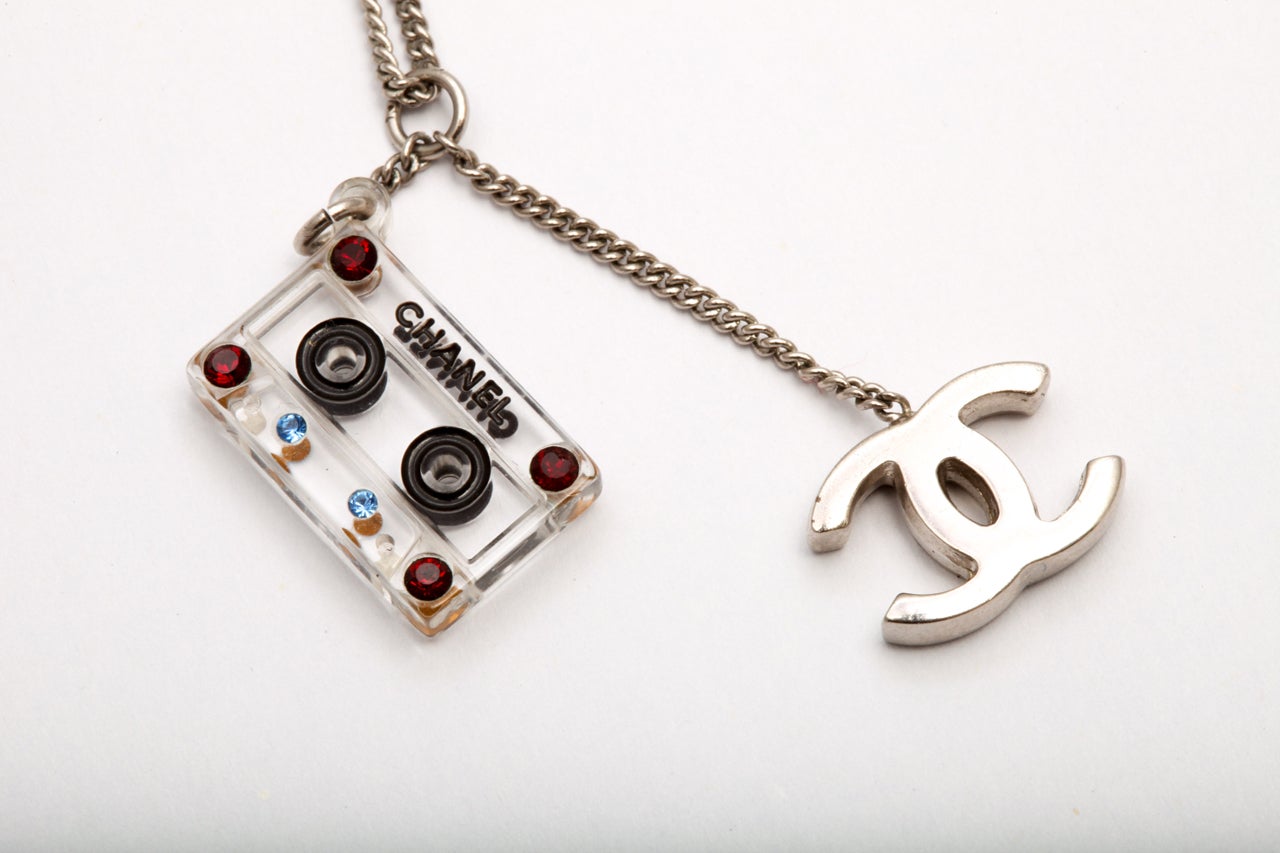 Chanel Cassette Tape Motif Necklace with CC im Zustand „Hervorragend“ im Angebot in Chicago, IL