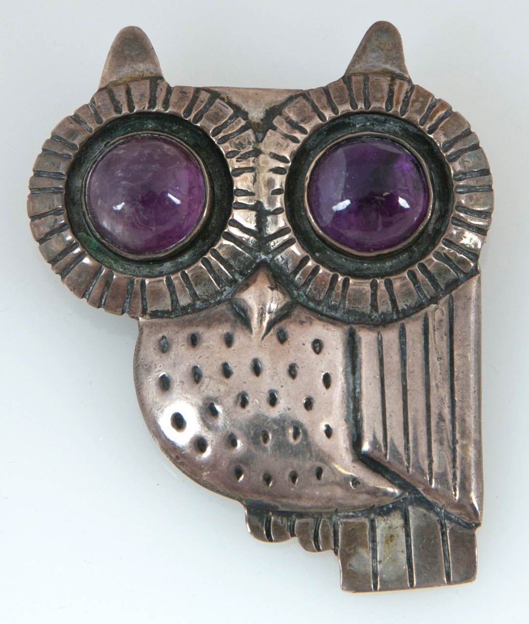 Rare Spratling Sterling Silver Owl Brooch with Cabochon Amethyst Eyes In Excellent Condition For Sale In Bedford, NY