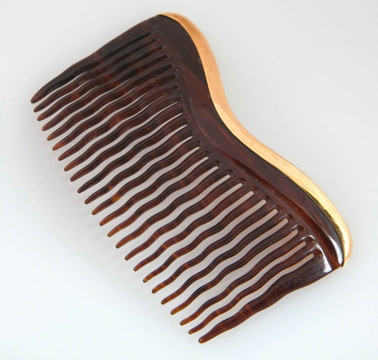 Tiffany & Co. 14kt gold and tortoise comb. Made in the 1920s. Size is 3 1/2