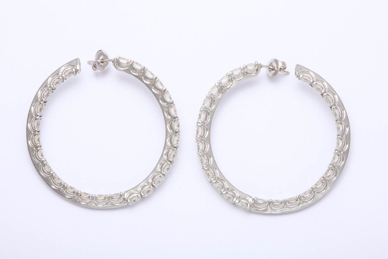 Powerful Diamond Hoop Earrings, 14.63 CTS In Excellent Condition For Sale In New York, NY