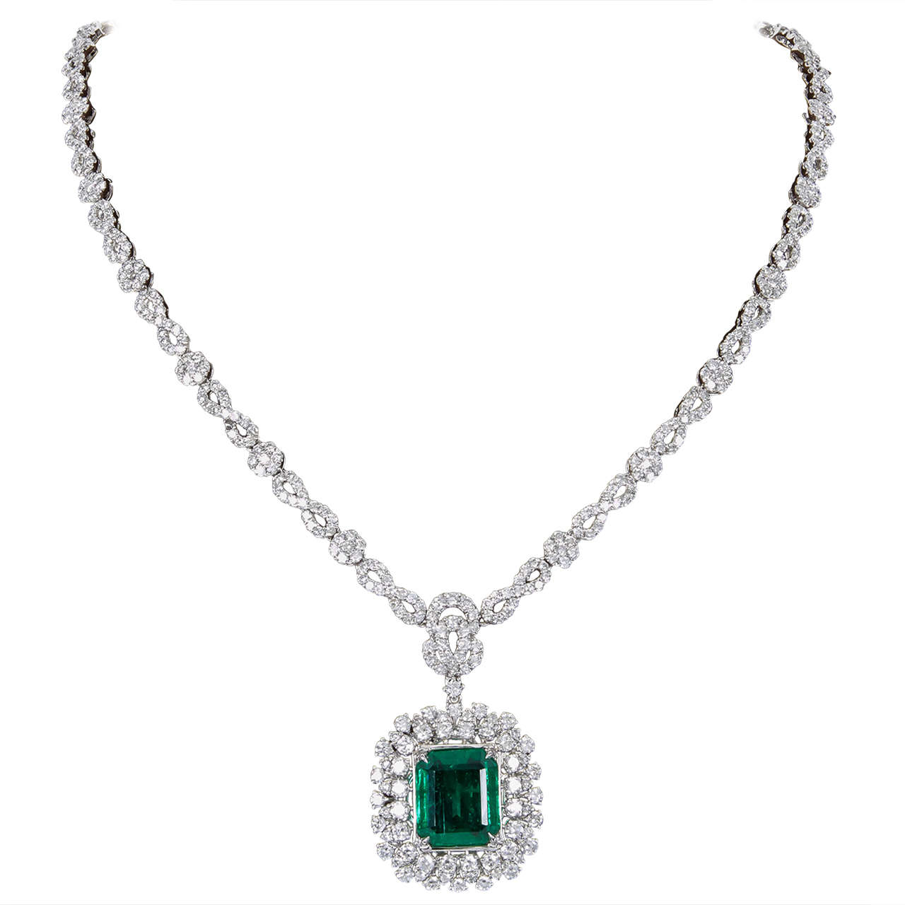 Emerald Diamond Gold Pendant Necklace For Sale at 1stDibs
