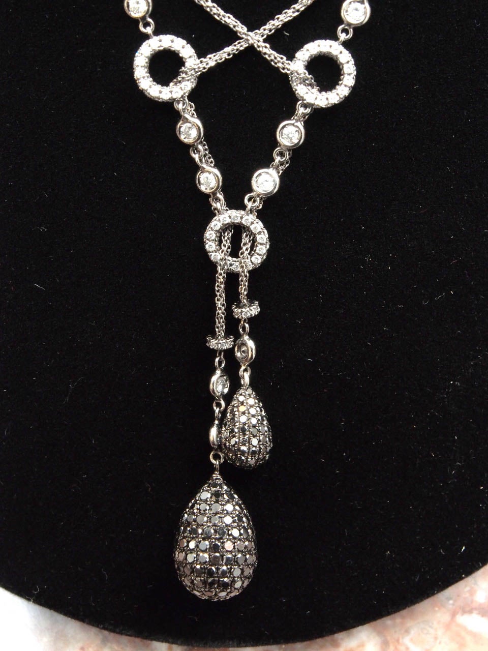 Exceptional Black and White Diamond Necklace In Excellent Condition In New Orleans, LA