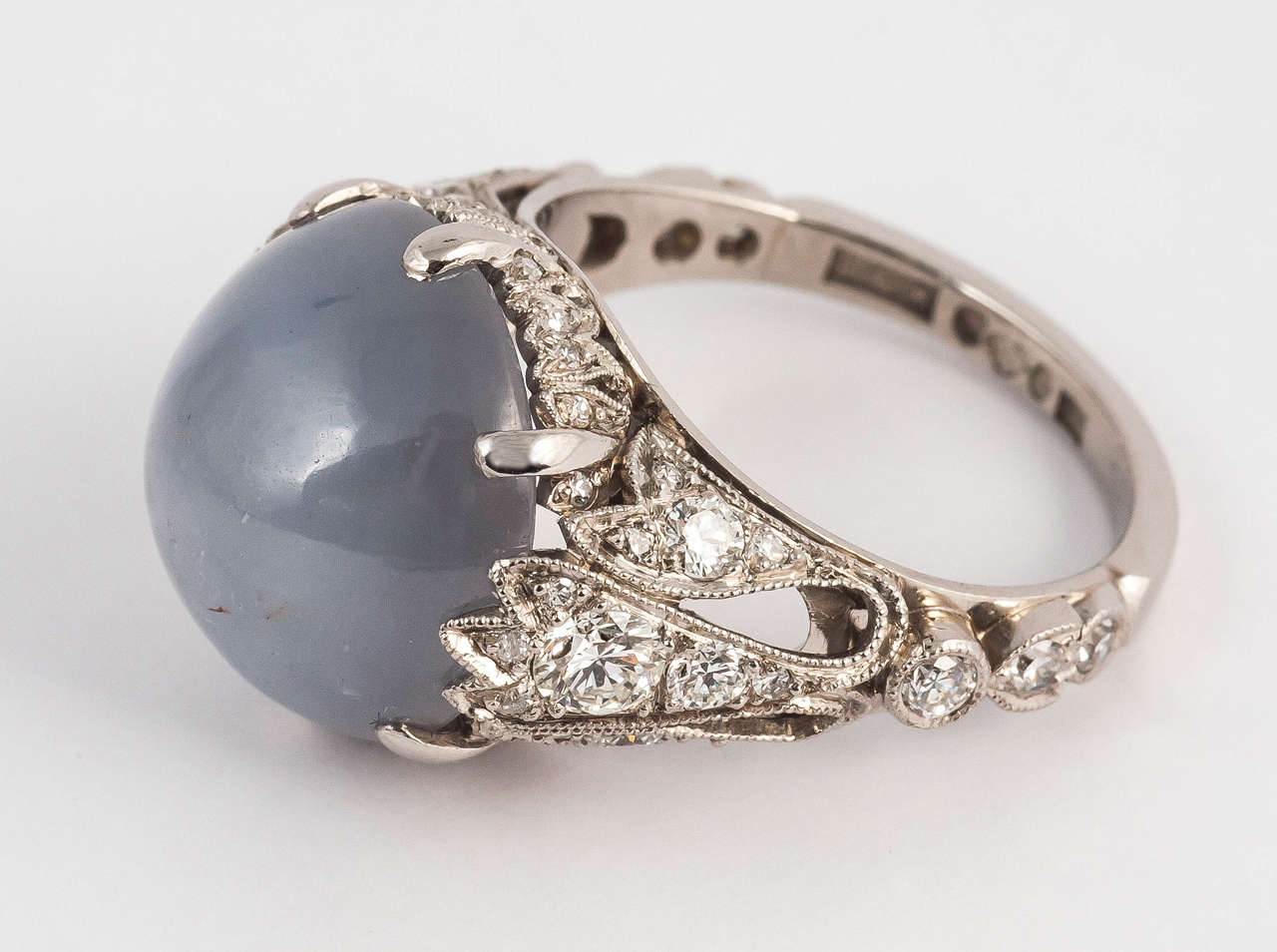 Edwardian Star Sapphire Diamond Platinum Ring In Excellent Condition For Sale In London, GB