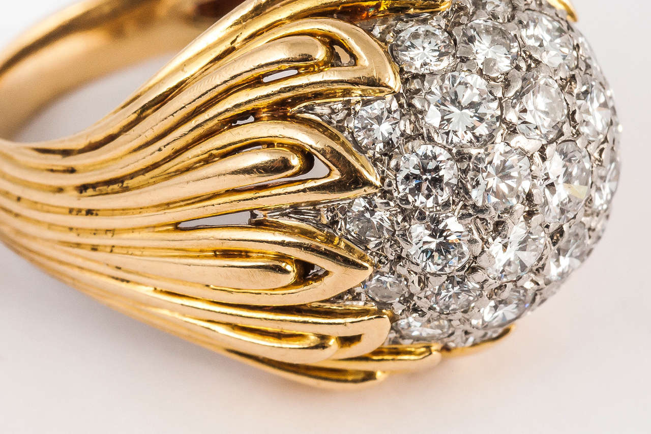 Women's Van Cleef & Arpels Diamond Gold Bombe Ring For Sale