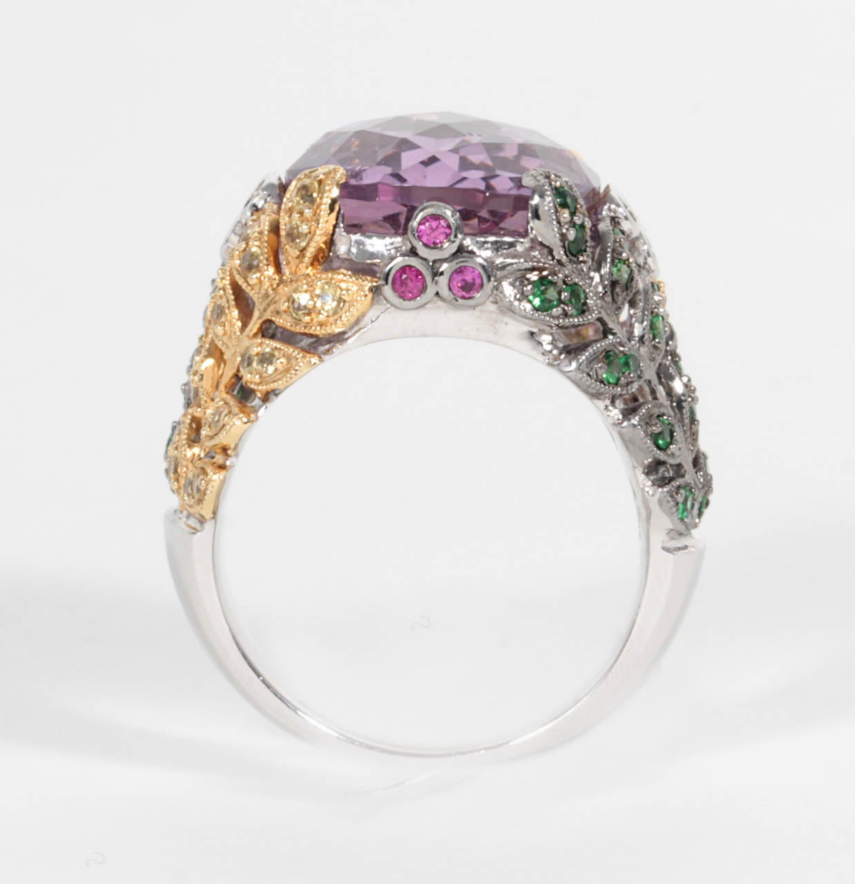 French cut Amethyst Floral Vine Fashion Ring In New Condition In New York, NY