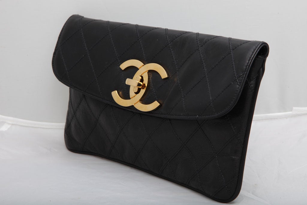 Women's CHANEL QUILTED CLUTCH BAG