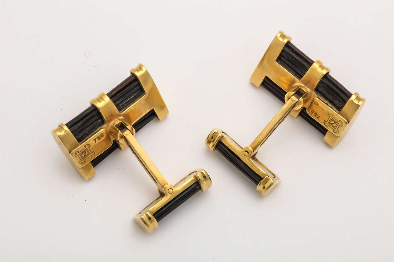 1980s Catherine Zauer Movable Barrel Cut Fluted Onyx Gold Cufflinks In Excellent Condition In New York, NY