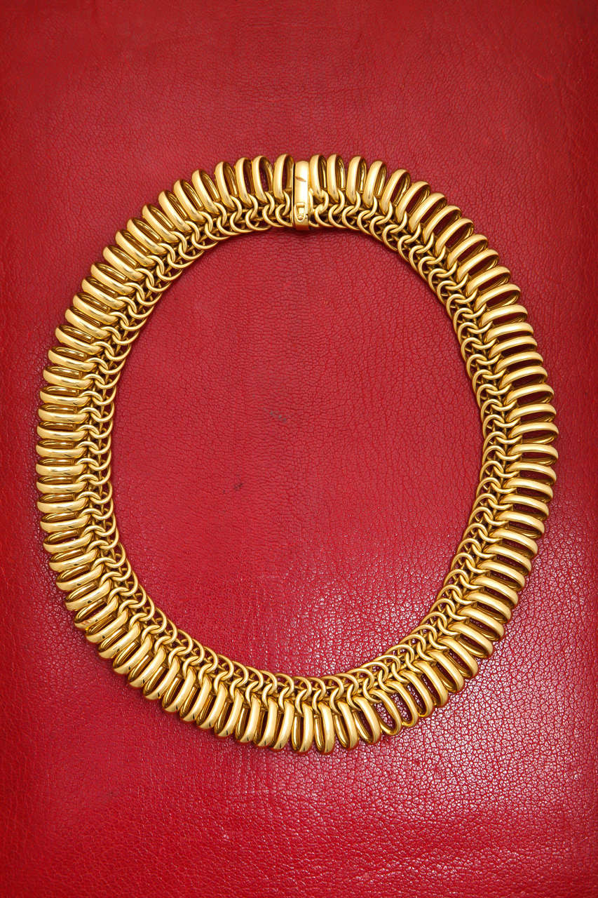 18KT Yellow Gold Two Textured Necklace comprised of slinky & open spiral design very heavy and beautiful quality necklace designed by a very high end jeweler called ABEL & ZIMMERMAN
Made in Germany in the 1980s