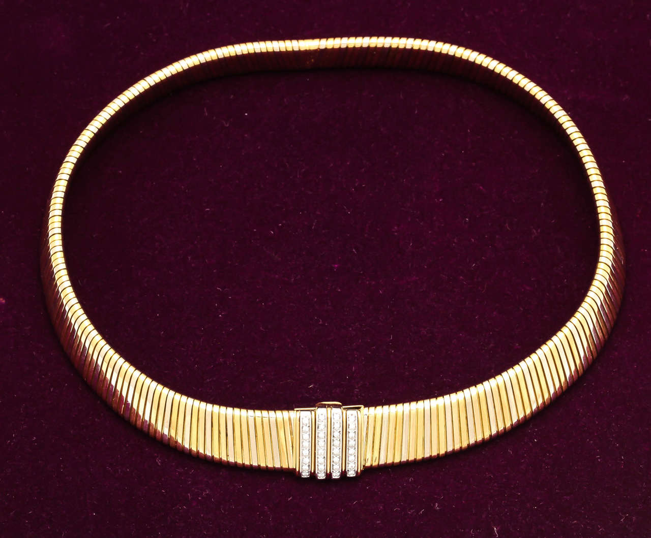 1980s Danilo Diamond Gold Snake Necklace In Excellent Condition For Sale In New York, NY