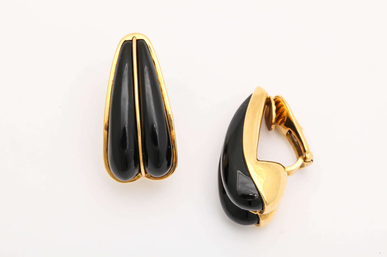 1980s Andrew Clunn Onyx Gold Split Seam Double Set Earclips In Excellent Condition In New York, NY