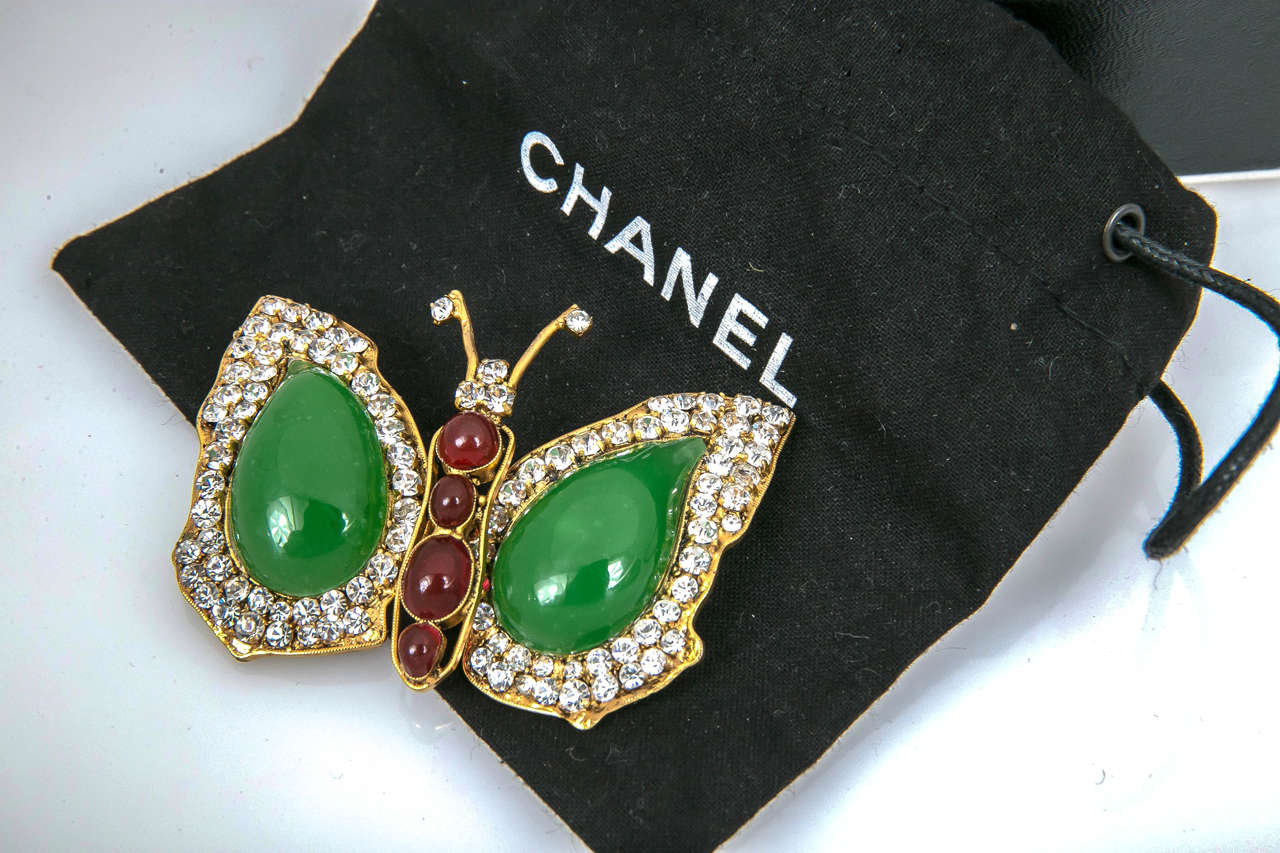 Chanel Gripoix Butterfly Brooch In Excellent Condition In St.amford, CT