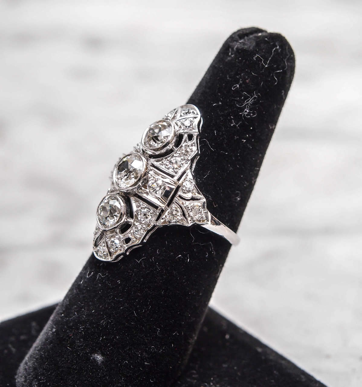 Fabulous Art Deco Diamond Platinum Ring In Excellent Condition In New Orleans, LA