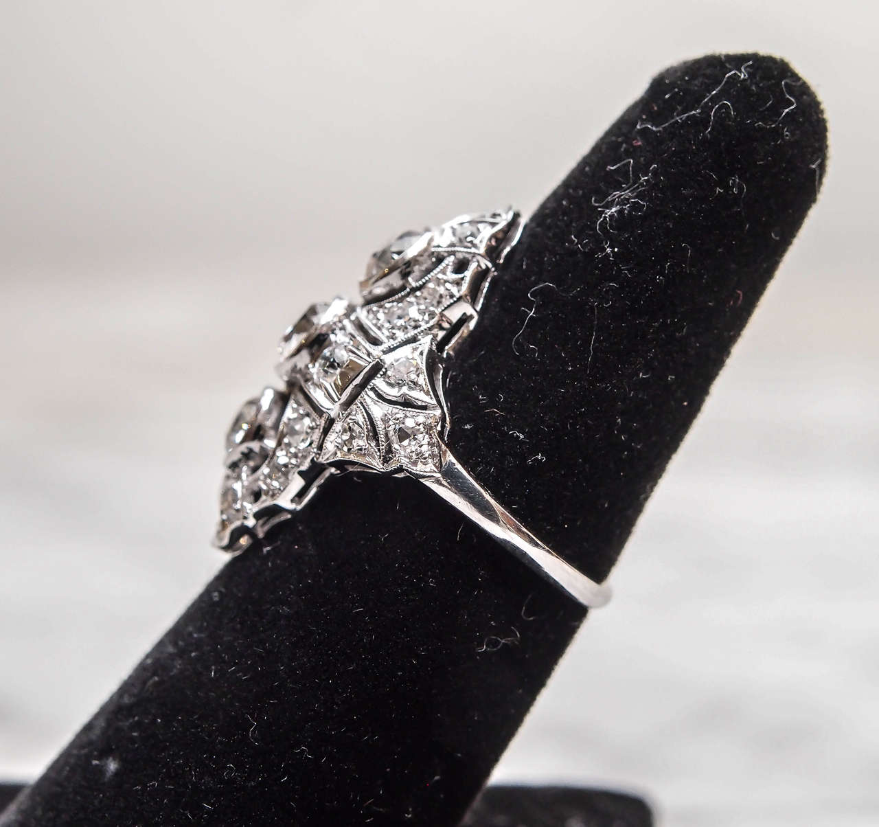 Women's Fabulous Art Deco Diamond Platinum Ring