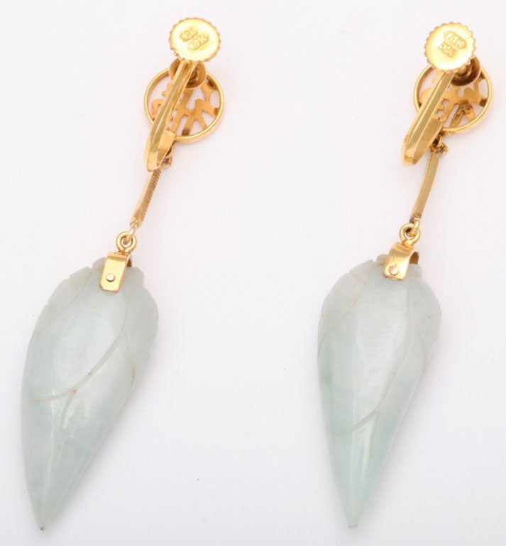 Mod Look Carved Light Green Jade Teardrop Chinese Earrings In Good Condition In Miami Beach, FL