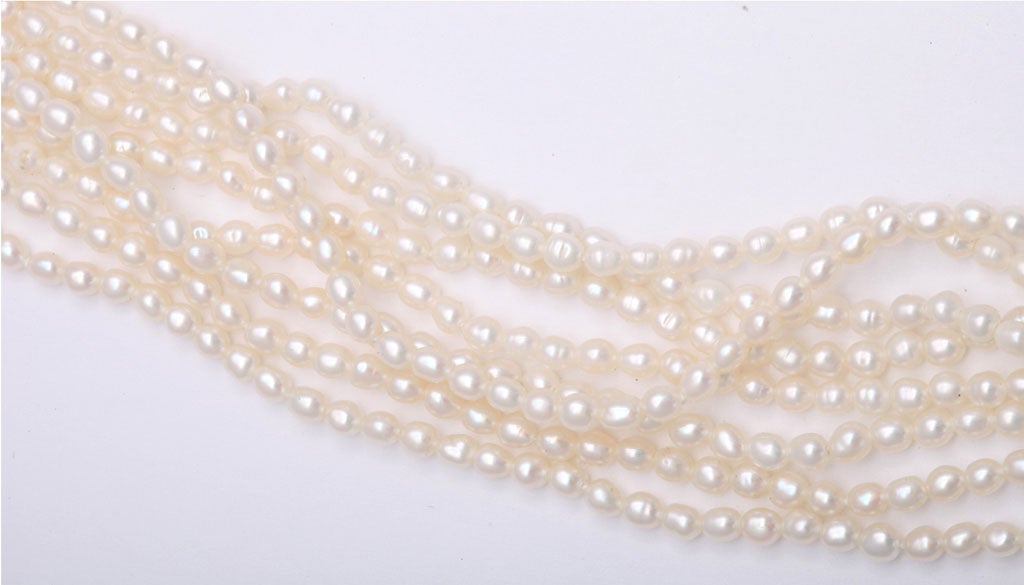 pearl necklace with ribbon