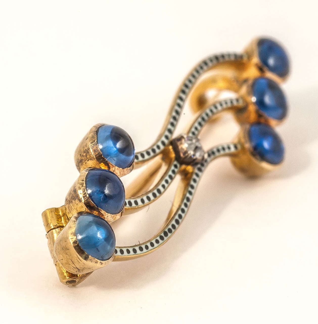 Carlo Giuliano Victorian Enamel Sapphire Emerald Diamond Gold Brooch In Excellent Condition In London, GB