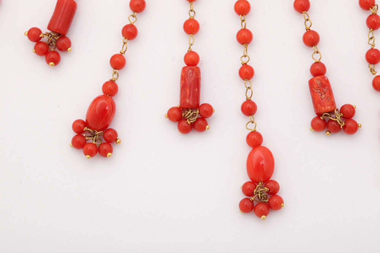 Coral and Gold Wire Necklace For Sale 2